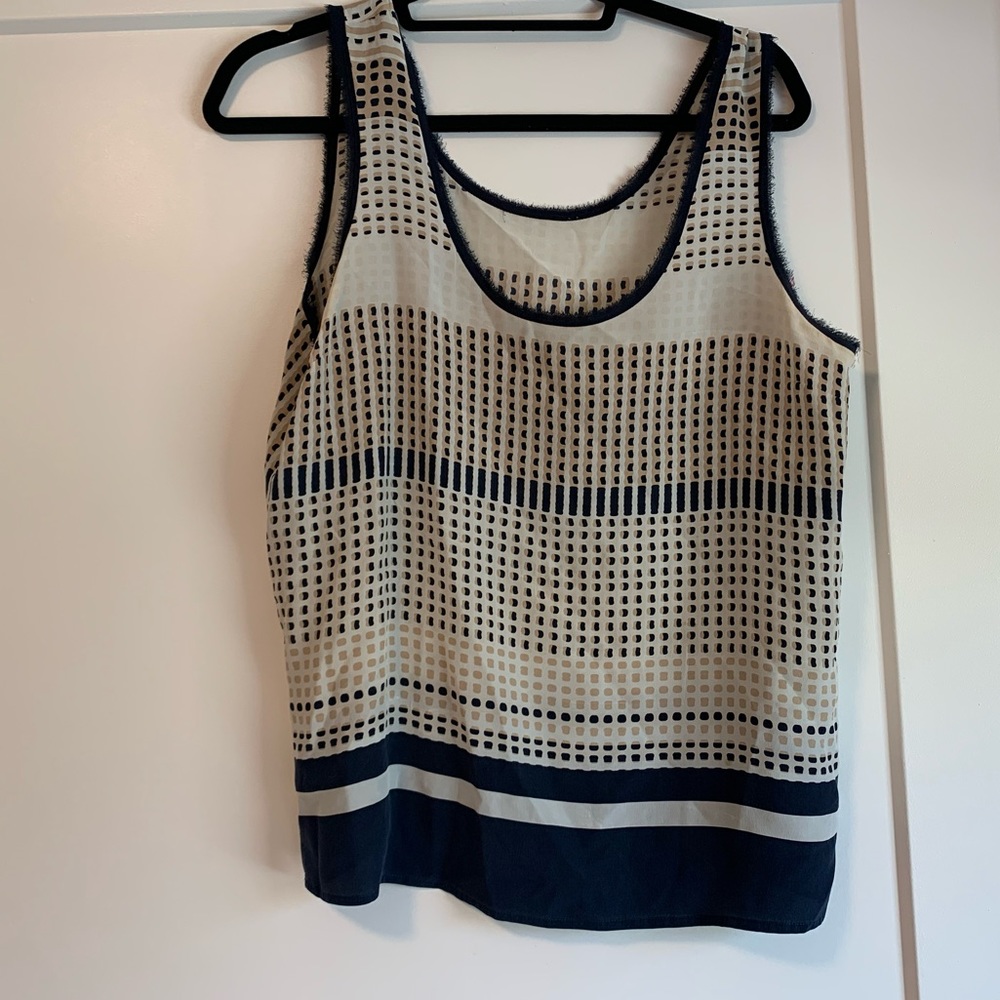 Sleeveless printed shell